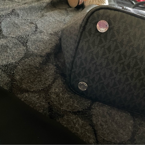 MICHAEL Michael Kors
East-West Monogram Zip Tote Bag NWOT - Picture 13 of 16